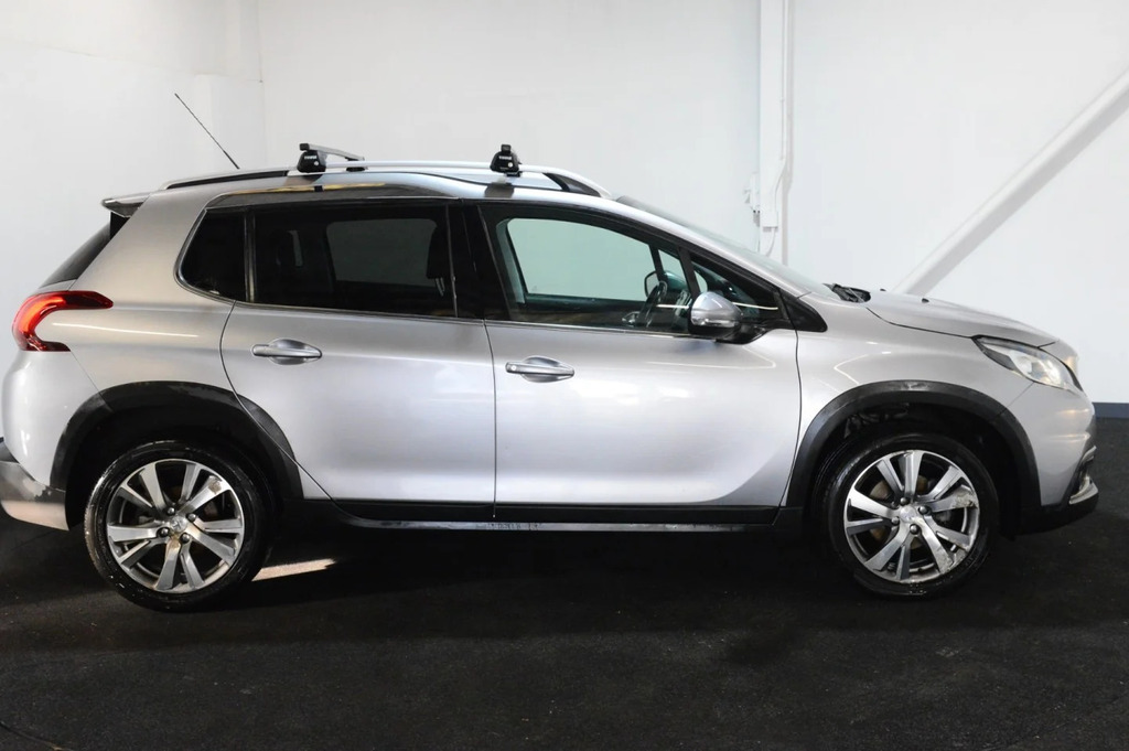 Peugeot 2008 Puretech Allure Grey #2