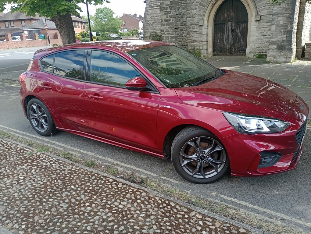 Ford Focus St-line Red