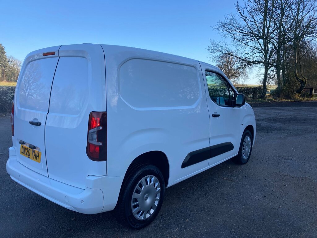 Vauxhall Combo 1.5 Turbo D 2300 Sportive Panel Van DN20YHH White #3
