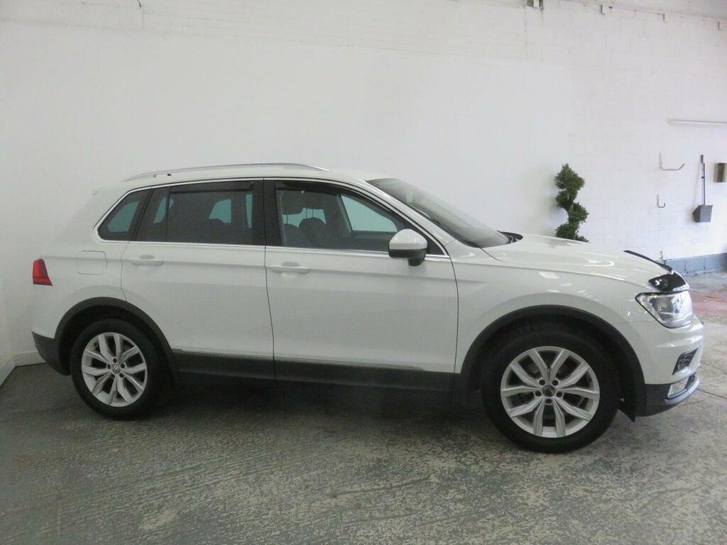 Volkswagen Tiguan Suv 2.0 Tdi Bluemotion Tech Se Navigation Euro 6 SP17WJY White #3