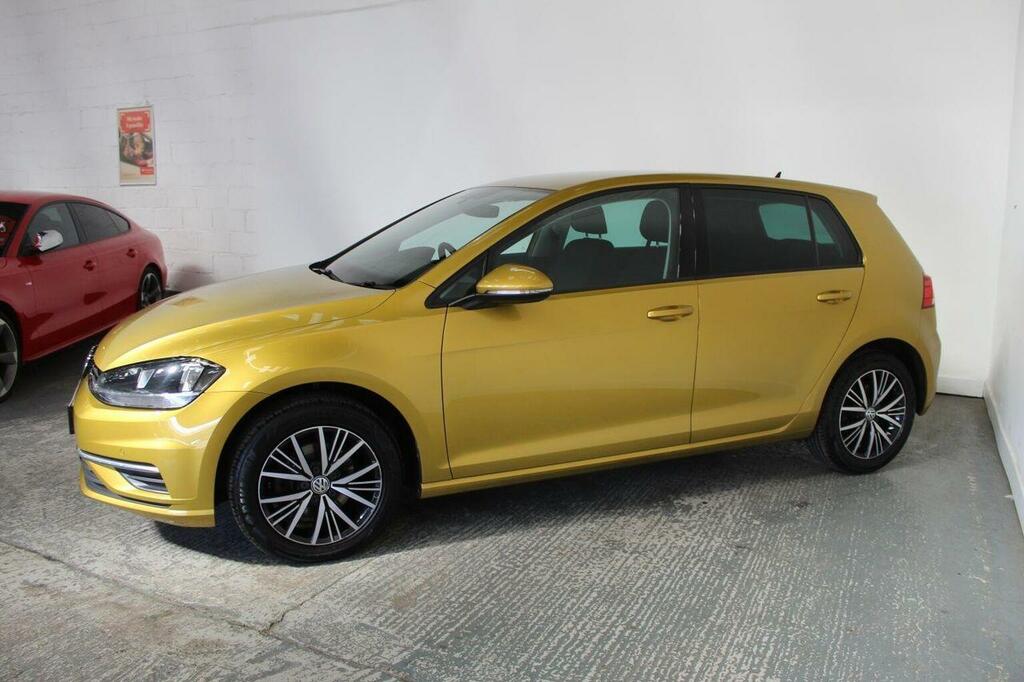 Volkswagen Golf Hatchback 1.4 Tsi Se Euro 6 Ss 201767 PK67LPO Yellow #4