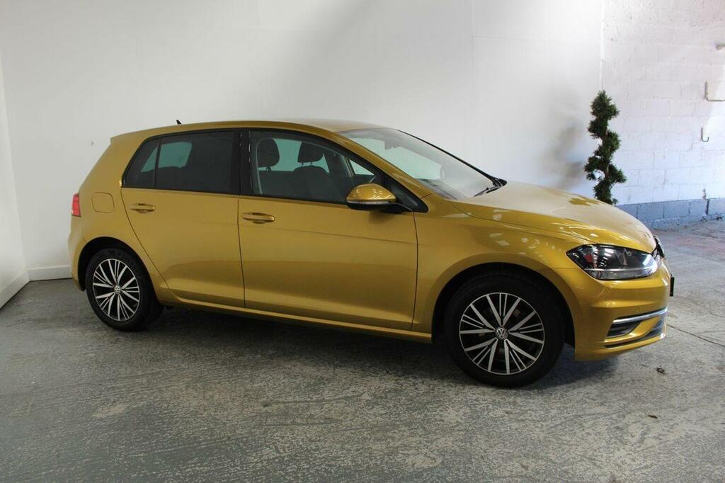 Volkswagen Golf Hatchback 1.4 Tsi Se Euro 6 Ss 201767 PK67LPO Yellow #3