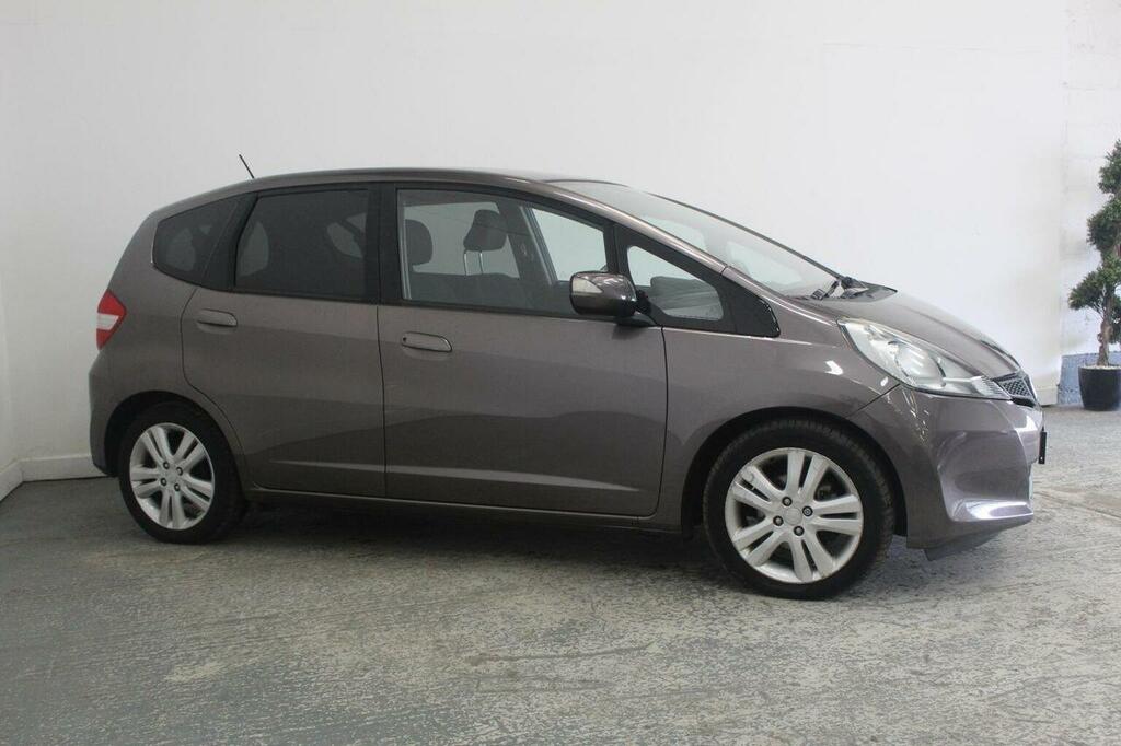 Honda Jazz Hatchback 1.4 I-vtec Es Plus Cvt Euro 5 2013 HX63CCA Brown #3