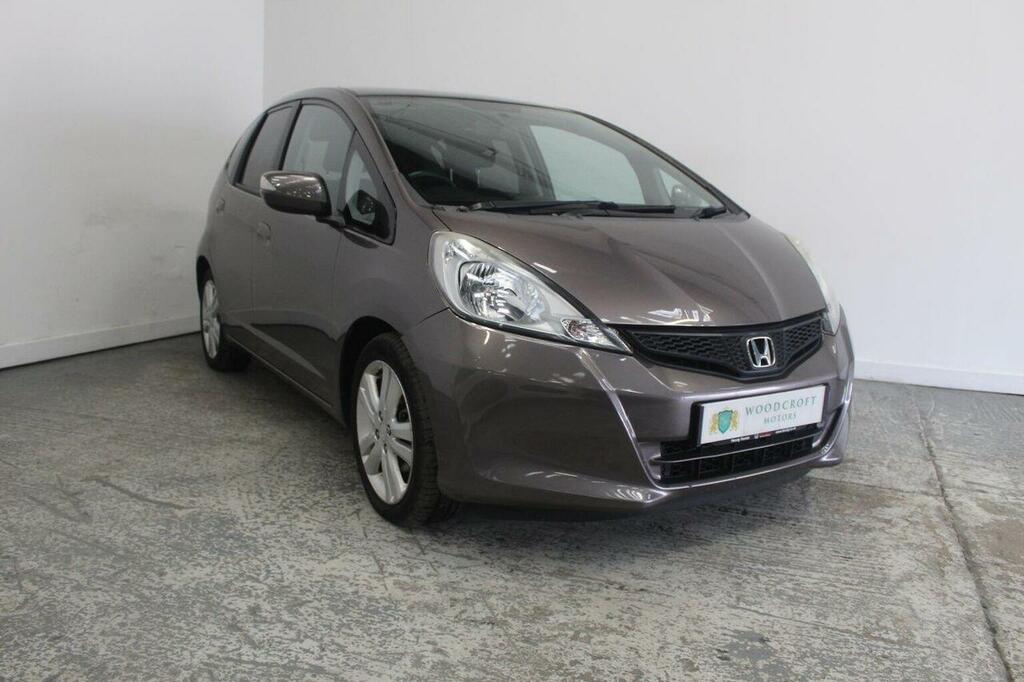Honda Jazz Hatchback 1.4 I-vtec Es Plus Cvt Euro 5 2013 Brown