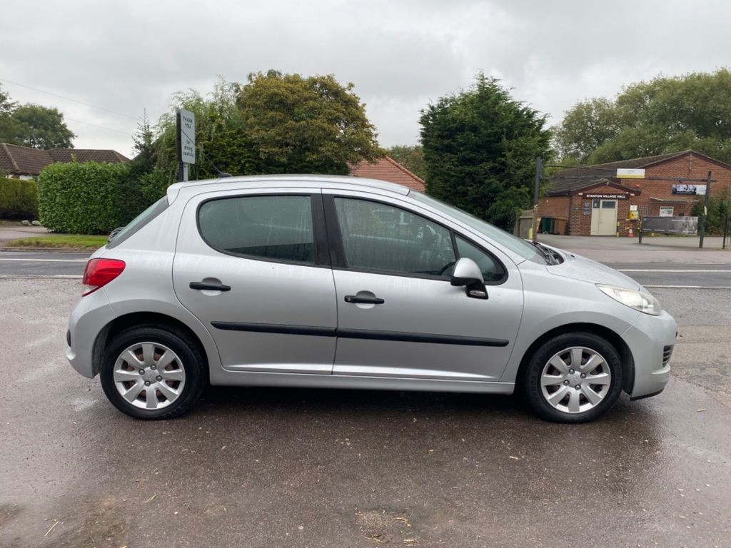 Peugeot 207 Urban 1.4 8V 1 Previous Owner Silver