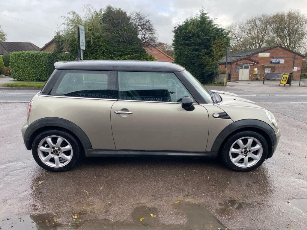 Mini Hatch 1.6 Cooper Half Leather Trim Silver