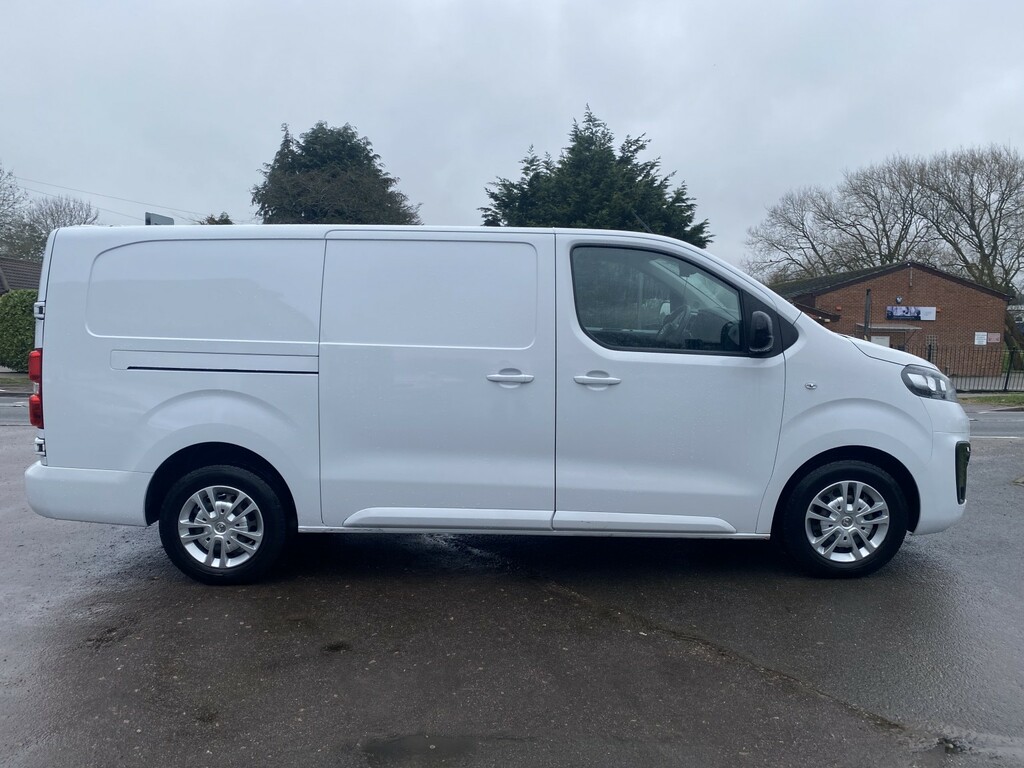 Vauxhall Vivaro 1.5 Turbo D 2900 Sportive No Vat Brand New Eng White