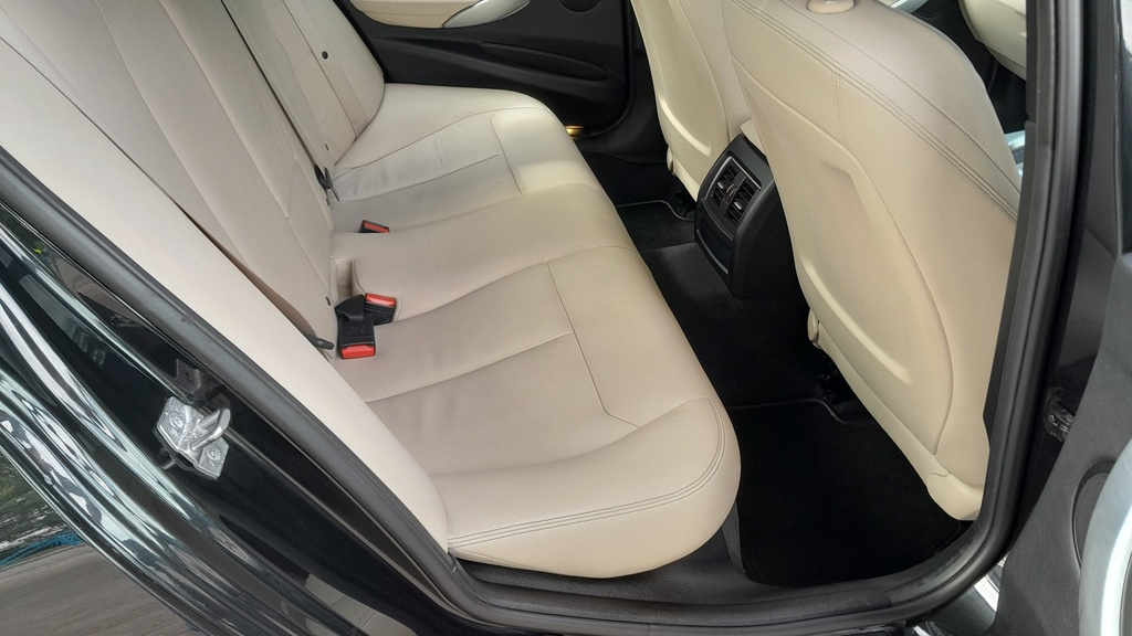 BMW 3 Series Vehicle Details Price - 14995 Make Bmw Model 33 Blue