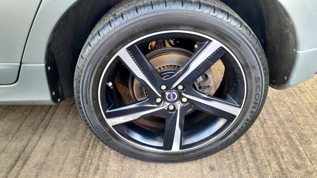 Volvo XC60 Vehicle Details Price - 13995 Make Volvo Model OY15EUA Silver #2