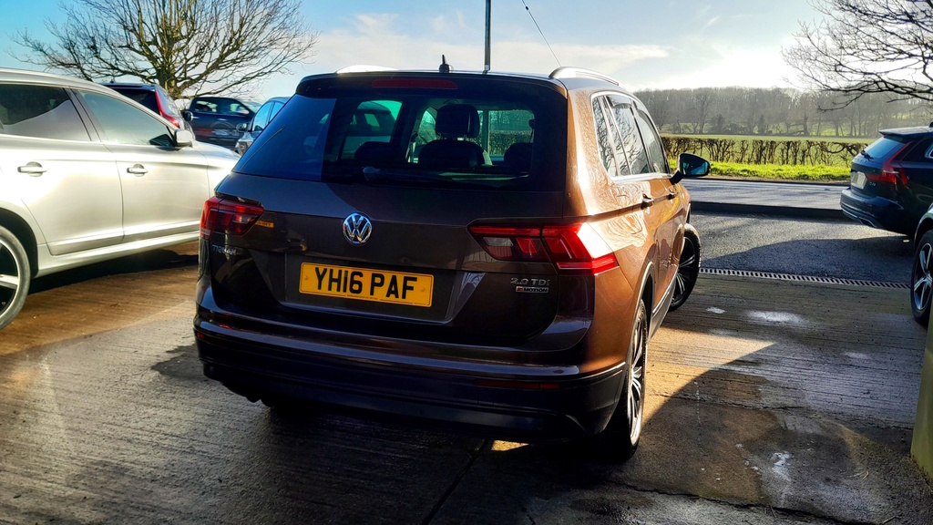 Volkswagen Tiguan Vehicle Details Price - 12995 Make Volkswagen Mo YH16PAF Brown #2