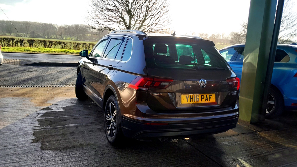 Volkswagen Tiguan Vehicle Details Price - 12995 Make Volkswagen Mo YH16PAF Brown #6