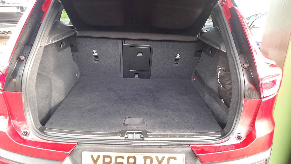 Volvo XC40 Vehicle Details Price - 16995 Make Volvo Model Red