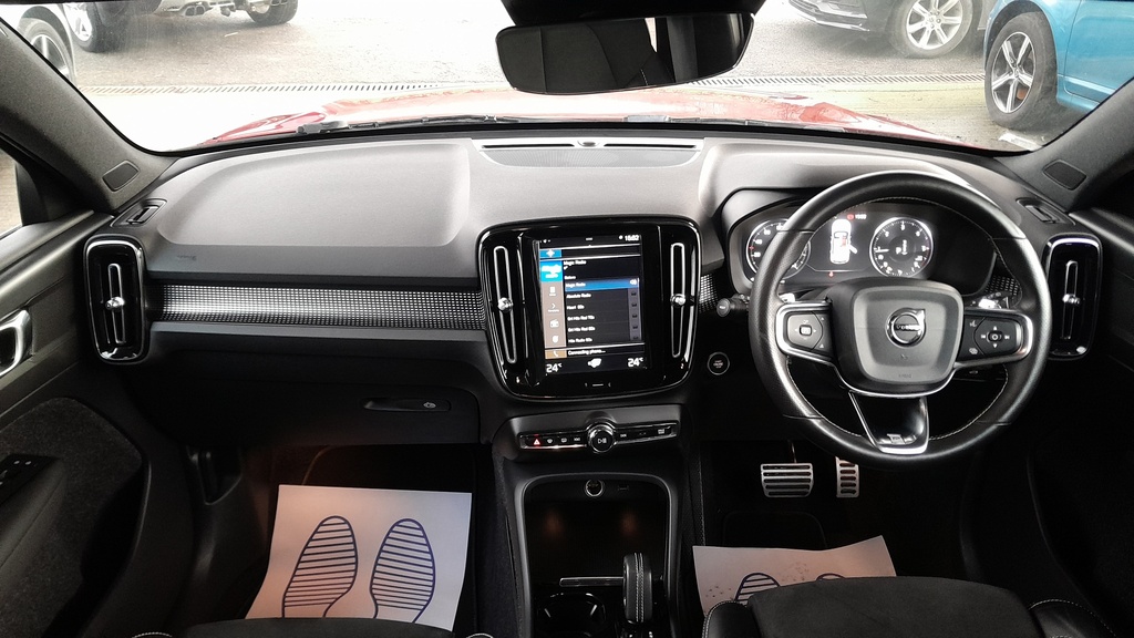 Volvo XC40 Vehicle Details Price - 16995 Make Volvo Model YR69DXG Red #6