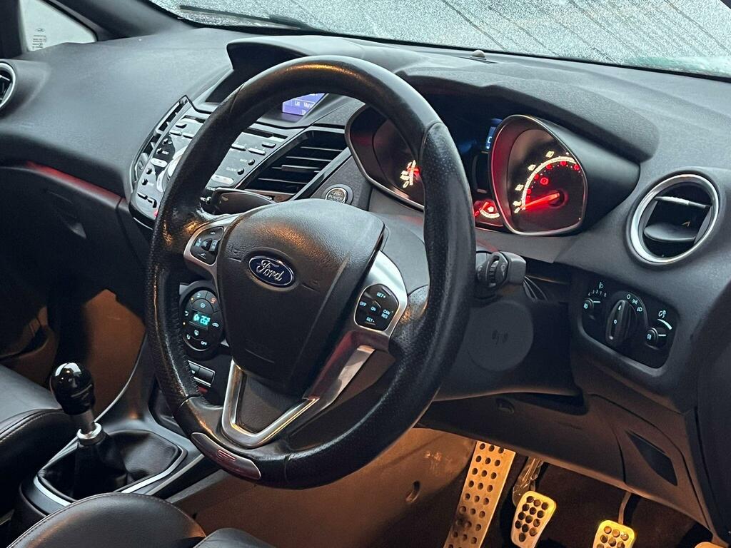 Ford Fiesta 1.6T Ecoboost St-2 Euro 5 P063EKE Orange #3