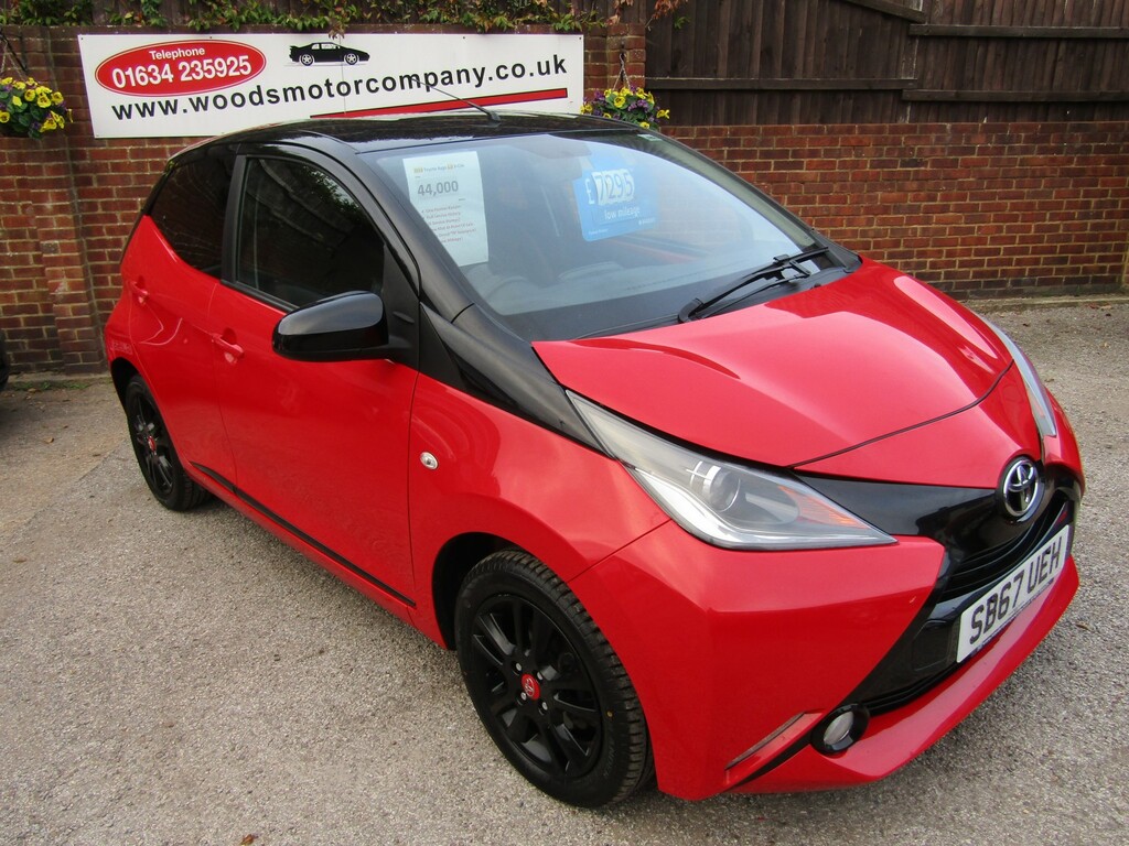 Toyota Aygo 1.0 Vvt-i X-cite 4 Red Bi-tone One Former Keeper O Red