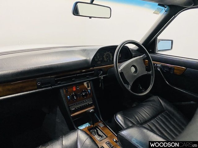 Mercedes-Benz 500 Saloon Blue #23