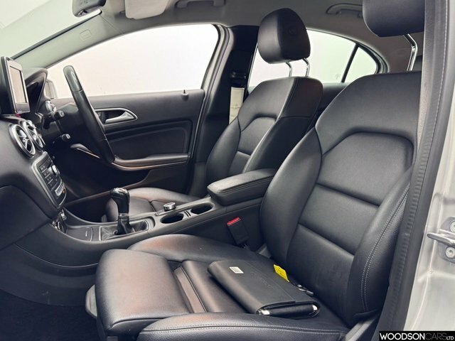Mercedes-Benz A Class 2018 1.6 A160 Se Executive Hatchback RK18JZT Silver #4