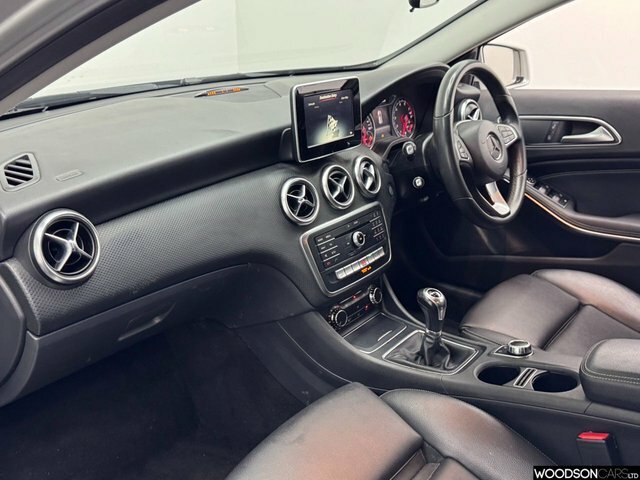Mercedes-Benz A Class 2018 1.6 A160 Se Executive Hatchback RK18JZT Silver #3