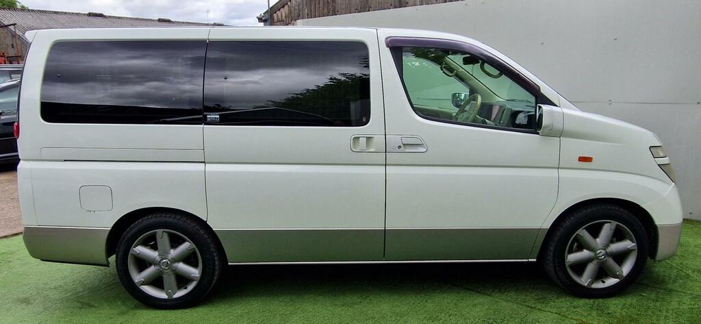 Nissan Elgrand Mpv MC52ZJV White #6