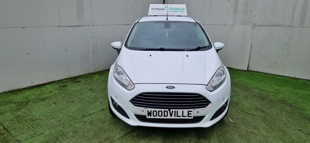 Ford Fiesta Titanium White #2