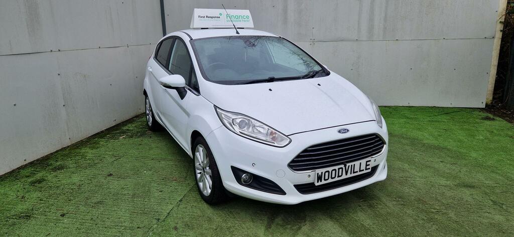 Ford Fiesta Titanium White #3