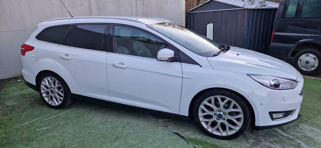 Ford Focus Titanium X EJ66XUG White #4
