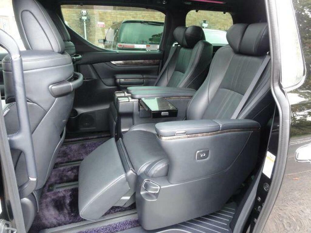 Toyota Alphard Executive Lounge Modelista Car VX Bimta 3.5 Black #3