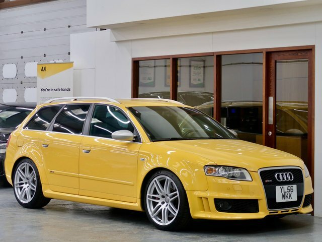 Audi RS4 Avant V8 Quattro Yellow