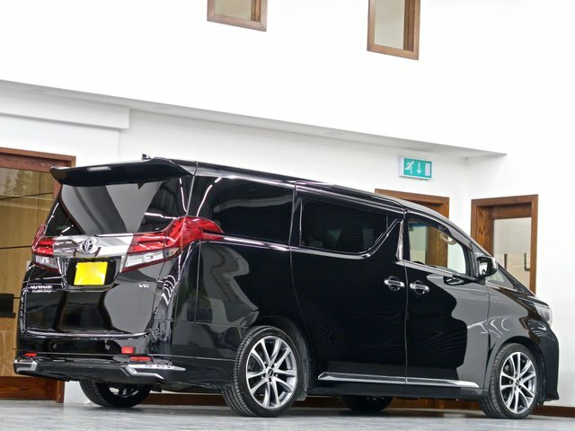 Toyota Alphard V6 Mpv Executive Lounge Black #4