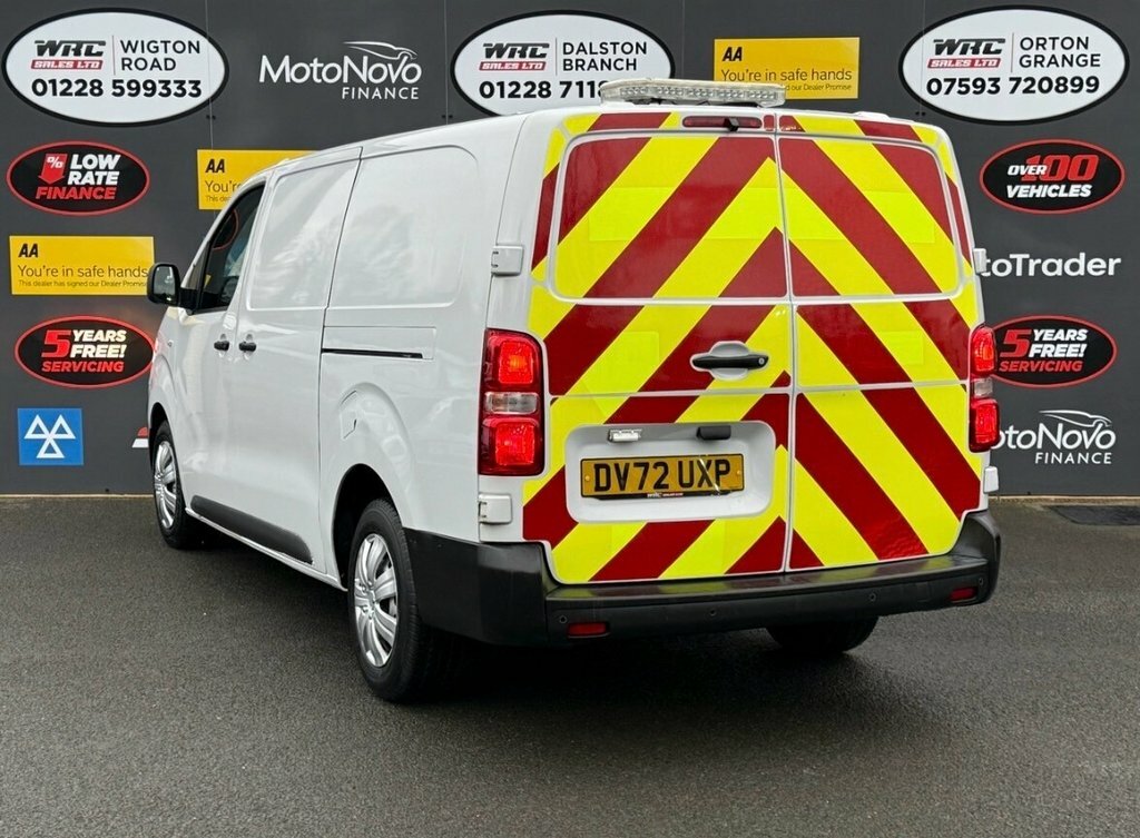 Vauxhall Vivaro 1.5L Dynamic 6Dr DV72UXP White #3