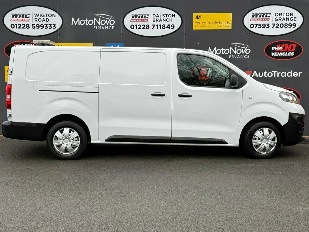 Vauxhall Vivaro 1.5L Dynamic 6Dr DV72UXP White #5