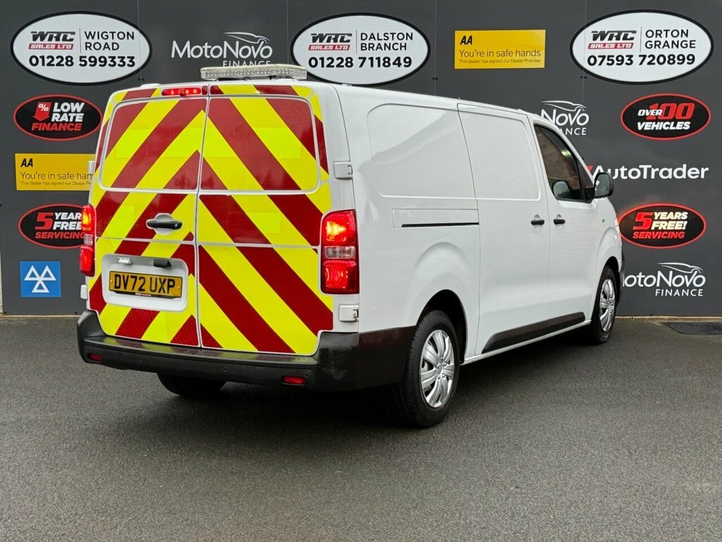 Vauxhall Vivaro 1.5L Dynamic 6Dr DV72UXP White #6