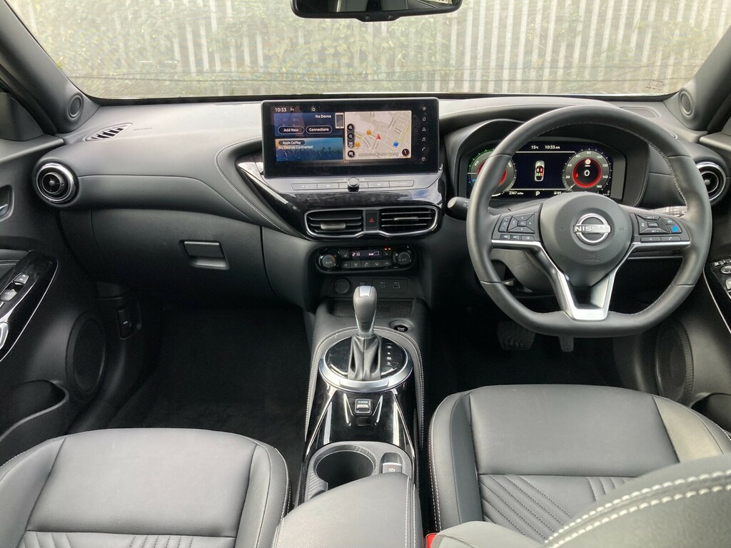 Nissan Juke 1.6 Hybrid Tekna CX25XWG Black #2