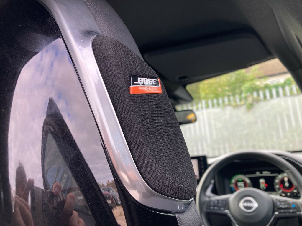 Nissan Juke 1.6 Hybrid Tekna CX25XWG Black #3