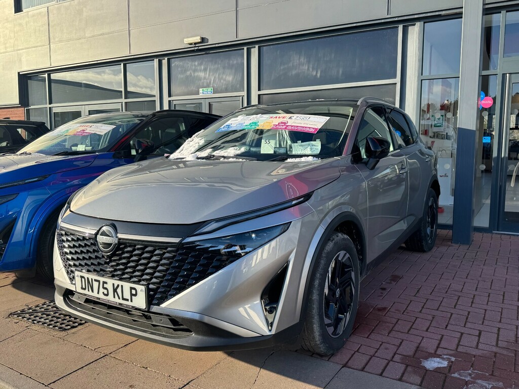 Nissan Qashqai 1.3 Dig-t Mh N-connecta Silver