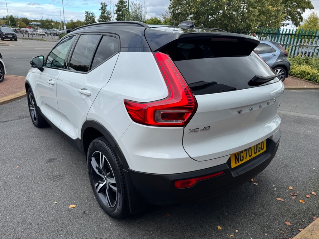 Volvo XC40 2.0 B4p R Design Awd NG70UGO White #6