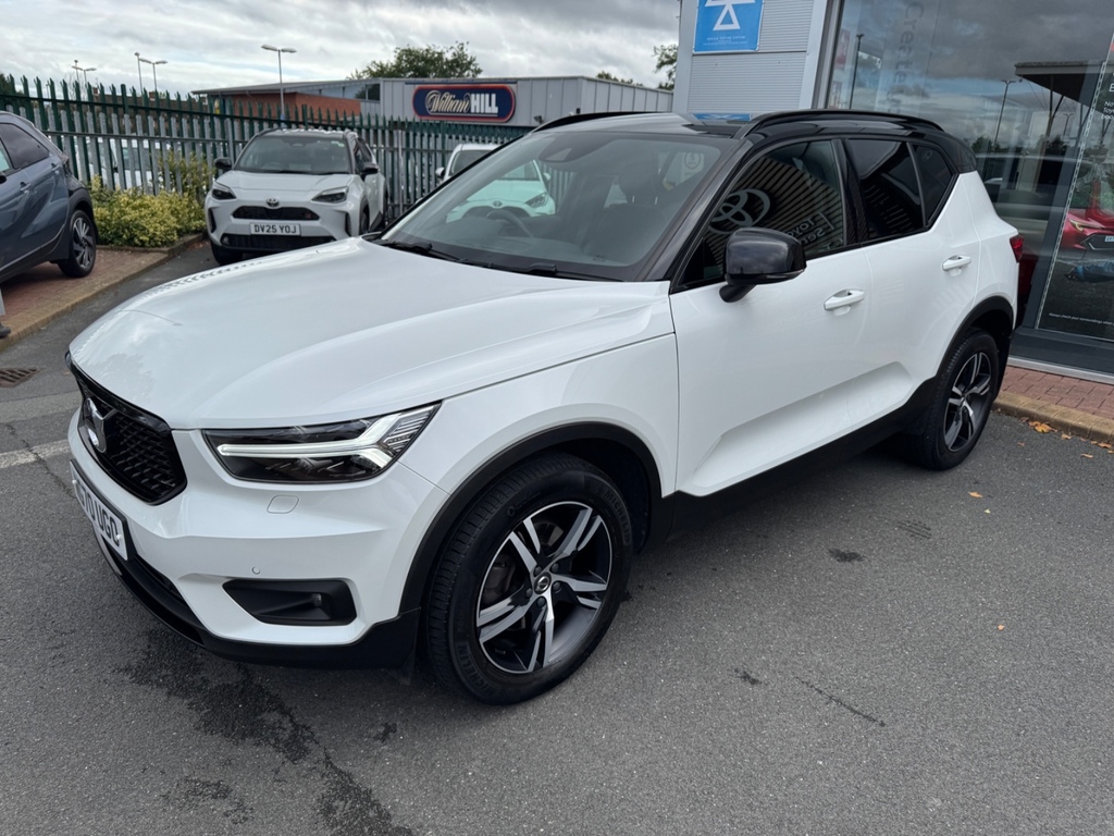 Volvo XC40 2.0 B4p R Design Awd NG70UGO White #3
