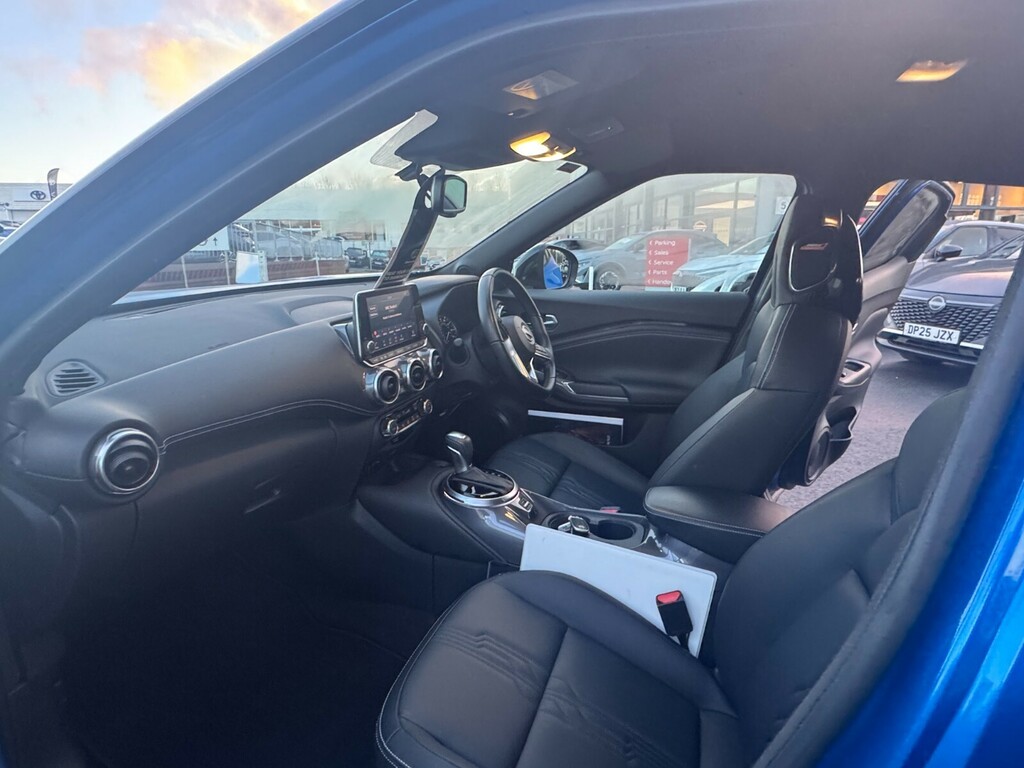 Nissan Juke 1.6 Hybrid Tekna DV22YVS Blue #2
