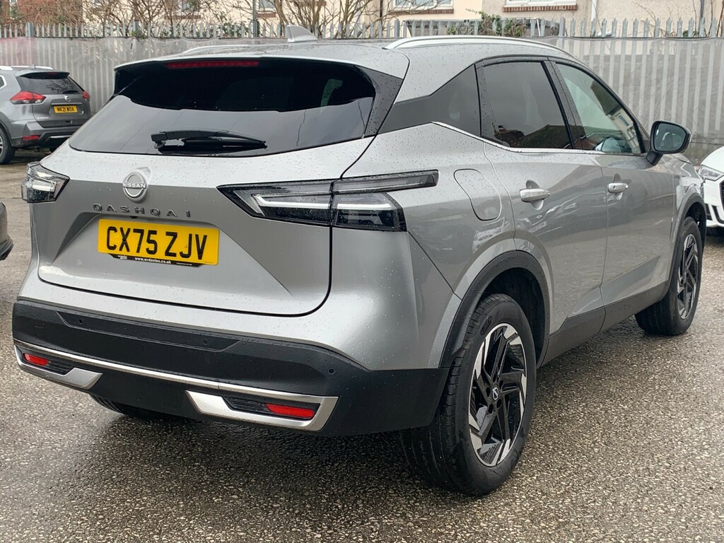Nissan Qashqai 1.3 Dig-t Mh N-connecta CX75ZJV Silver #3