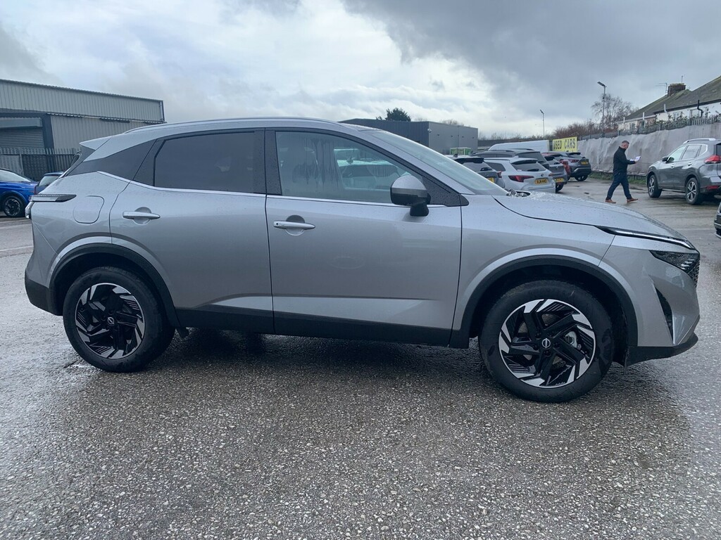 Nissan Qashqai 1.3 Dig-t Mh N-connecta CX75ZJV Silver #6