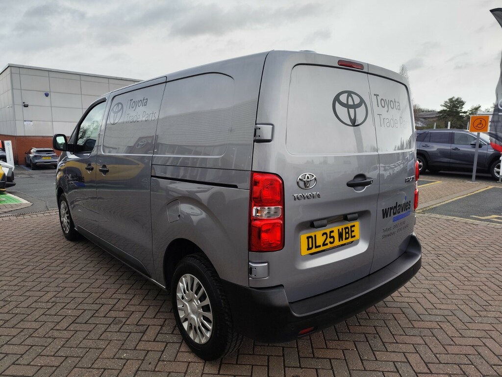 Toyota PROACE 2.0D 140 Icon Van Silver #4