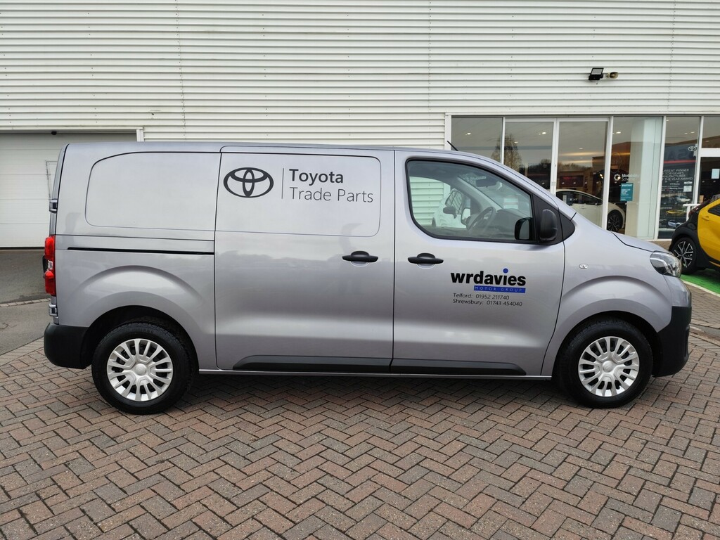 Toyota PROACE 2.0D 140 Icon Van Silver #2