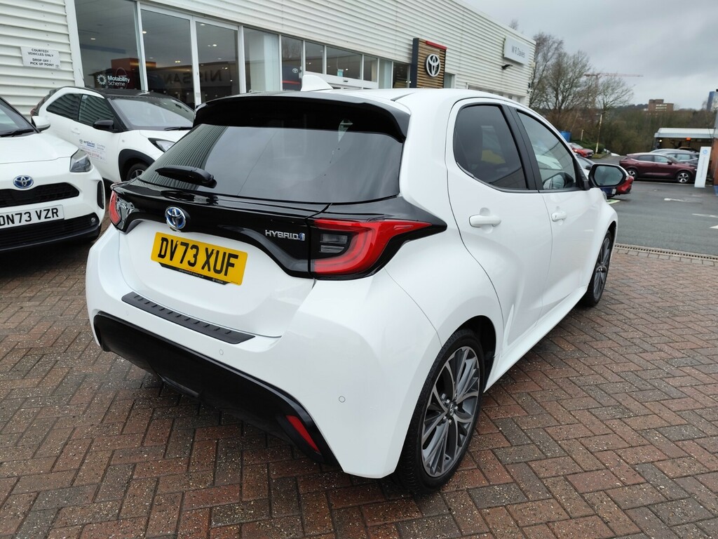 Toyota Yaris 1.5 Hybrid Excel Cvt DV73XUF White #3