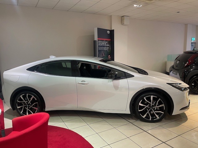 Toyota Prius 2.0 Phev Excel Cvt White #6