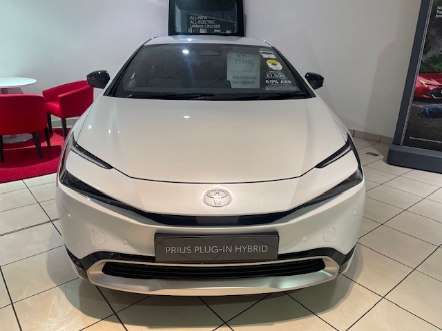 Toyota Prius 2.0 Phev Excel Cvt White #2