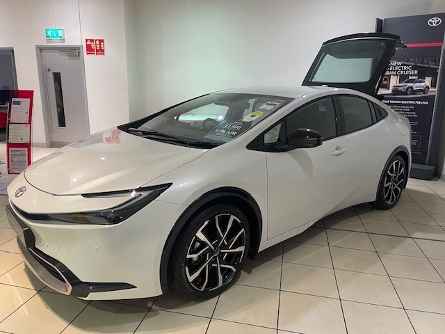 Toyota Prius 2.0 Phev Excel Cvt White #3
