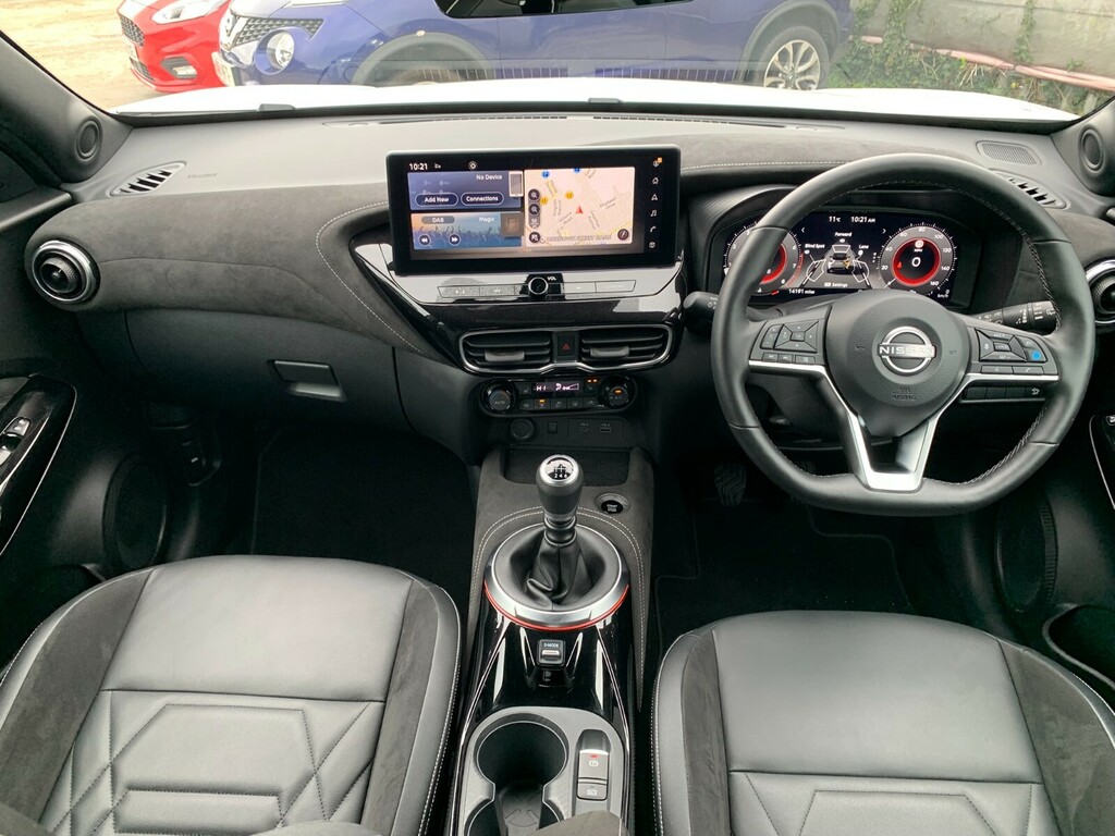Nissan Juke 1.0 Dig-t Tekna OE74TJX White #2