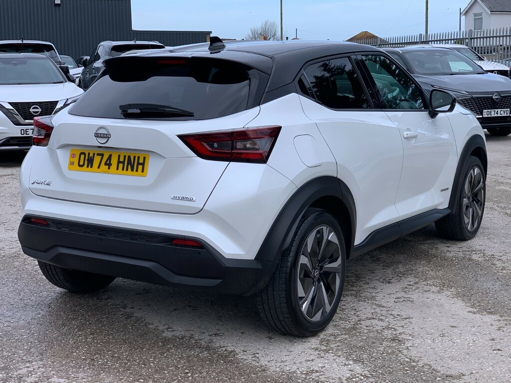 Nissan Juke 1.6 Hybrid Tekna OW74HNH White #4