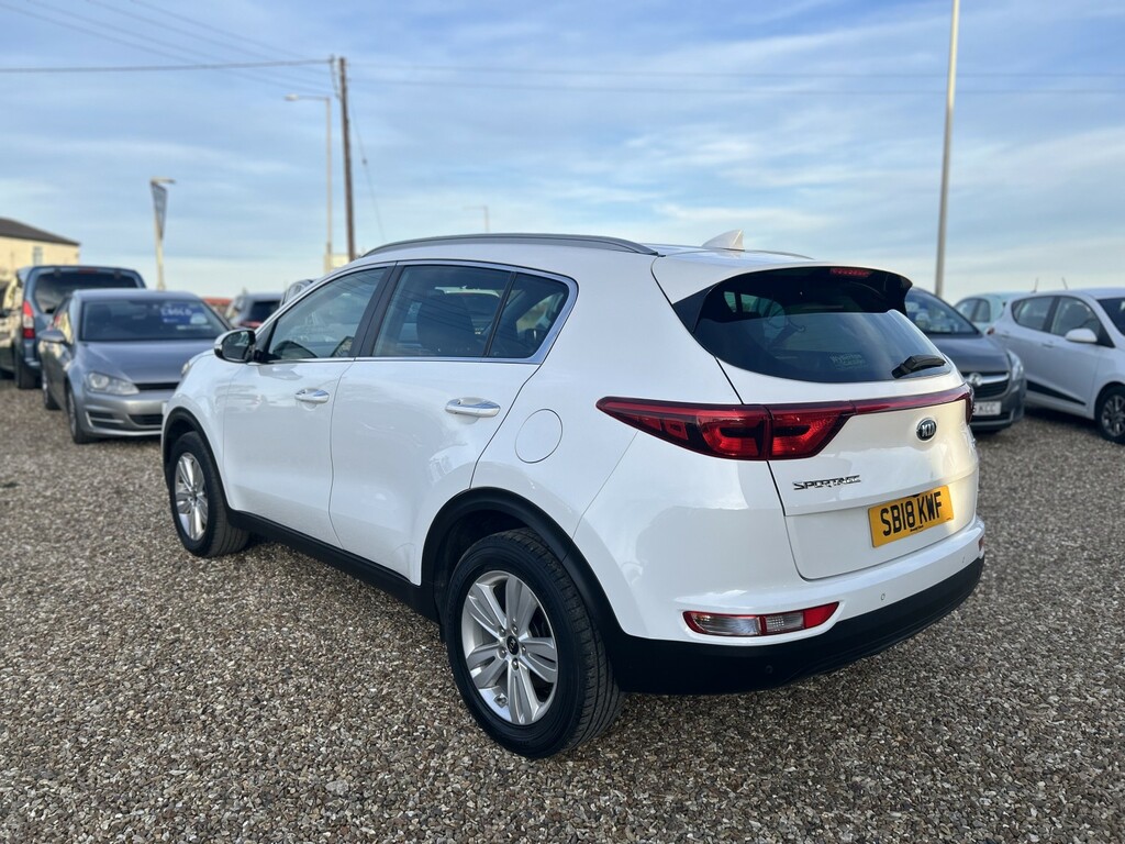 Kia Sportage Suv 1.7 Crdi 2 2018 SB18KWF White #5