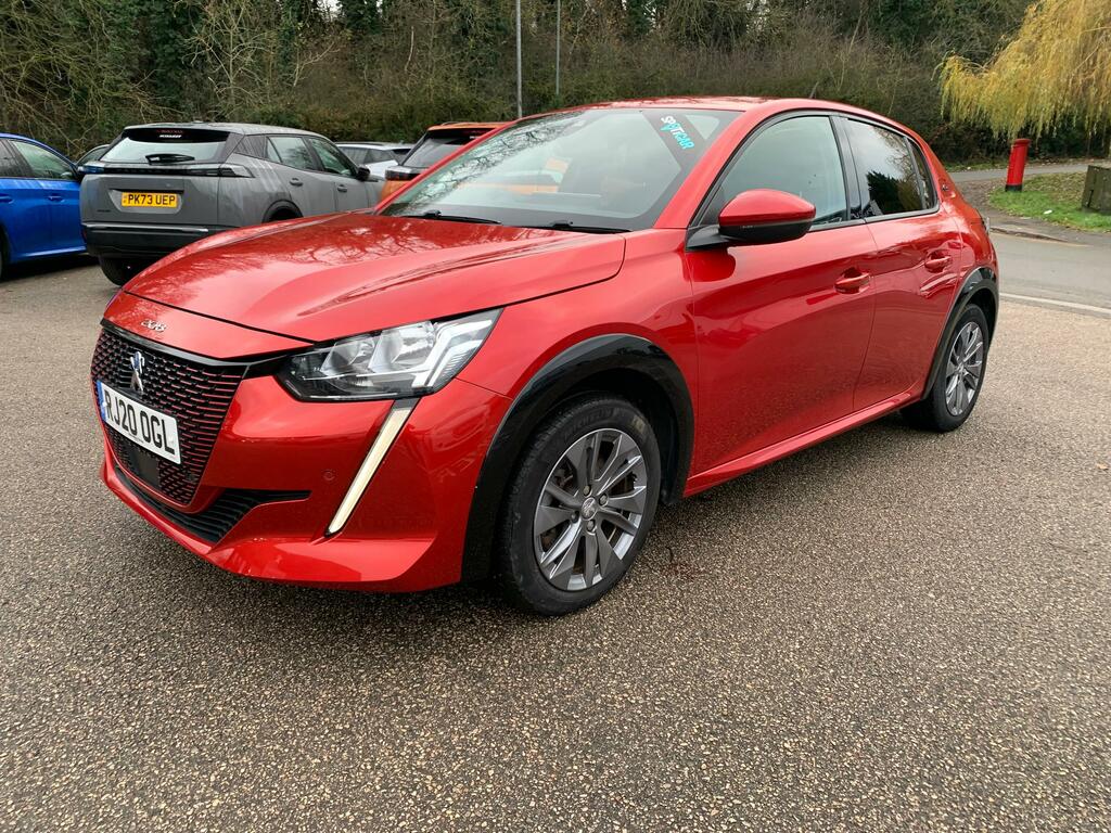 Peugeot e-208 Allure Red #3